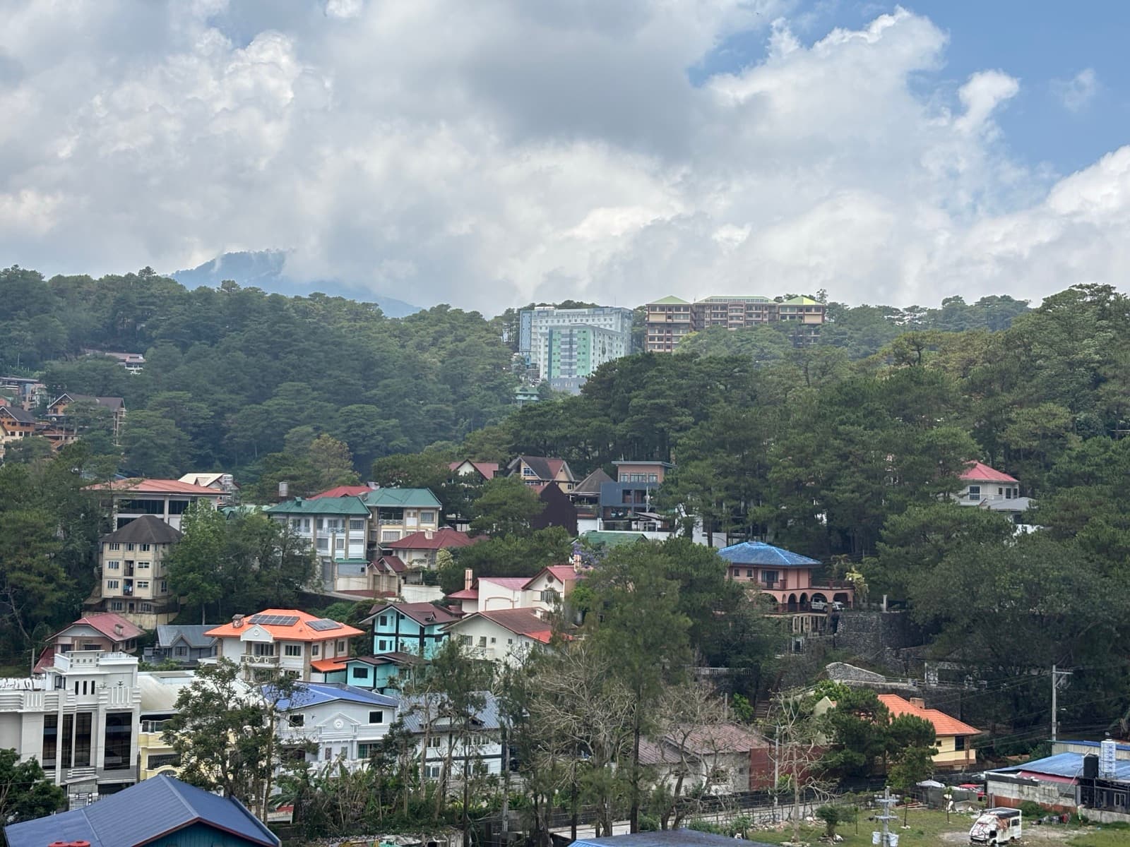碧瑶山城——没有海滩的城市本身就在替学校做约束