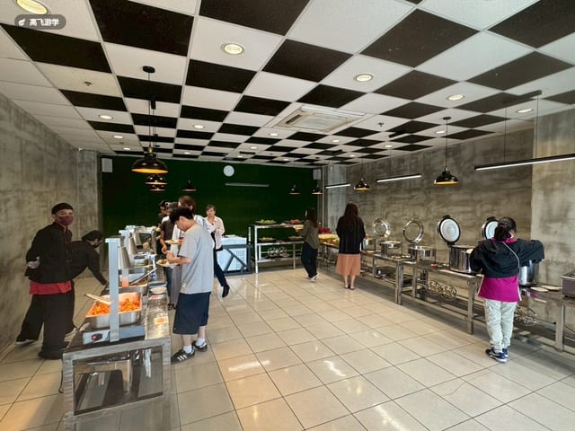 学生餐厅取餐